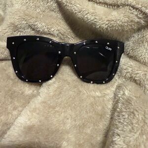 Quay black sunglasses